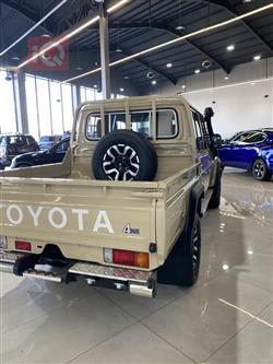 Toyota Land Cruiser Pickup